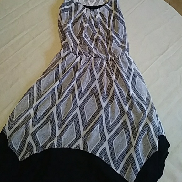Women dress - Picture 2 of 3